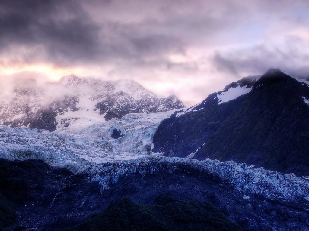 Обои облака, горы, снег, лёд, ледник, clouds, mountains, snow, ice, glacier разрешение 1920x1200 Загрузить