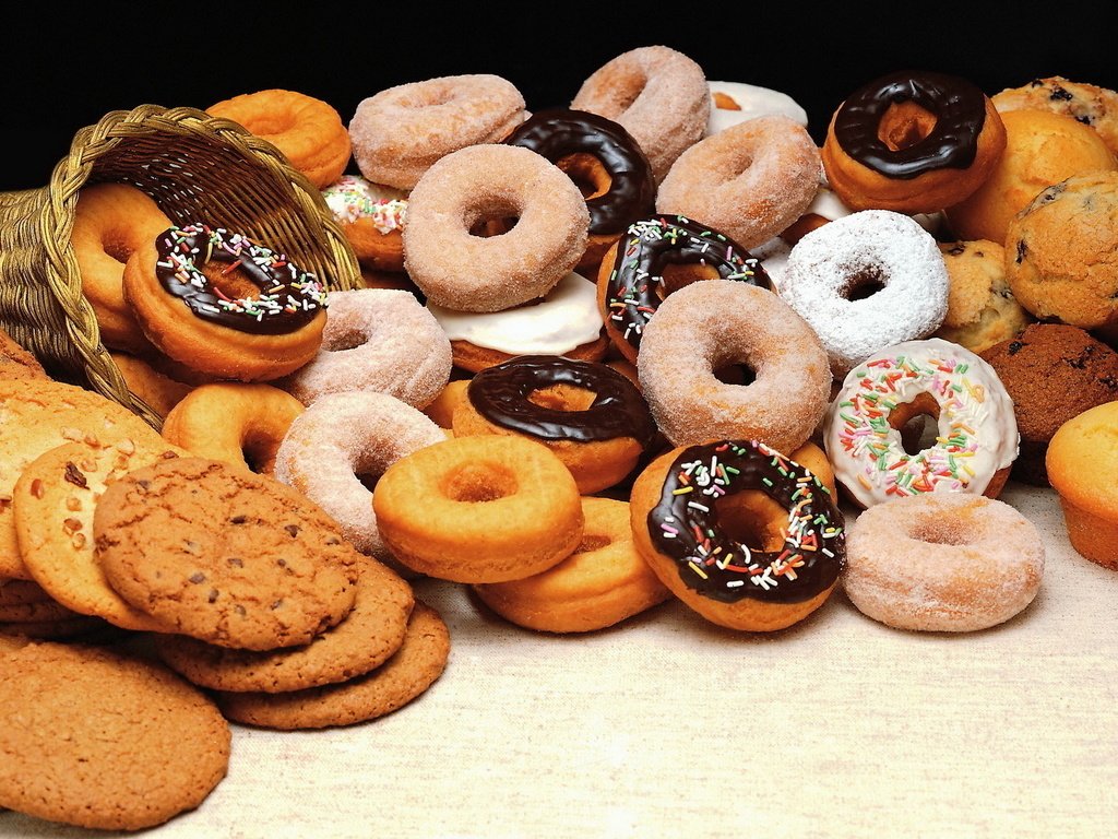 Обои пончики, корзинка, вкусности, многоо печенек, donuts, basket, goodies, mnogoe cookies разрешение 1920x1080 Загрузить