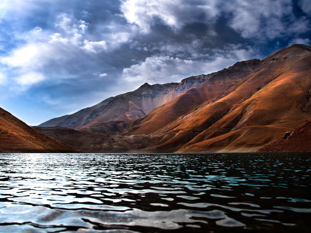 Обои небо, облака, озеро, горы, иран, the sky, clouds, lake, mountains, iran разрешение 2560x1600 Загрузить