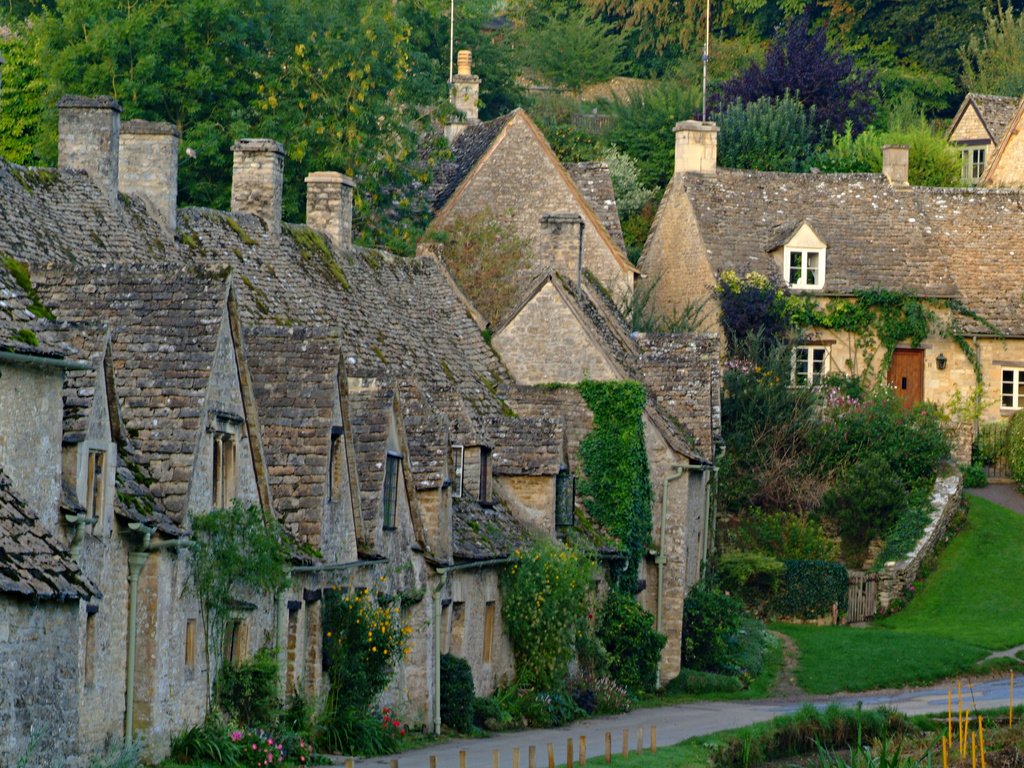 Обои англия, бибери, коттеджи, глостершир, england, bibury, cottages разрешение 3780x2530 Загрузить