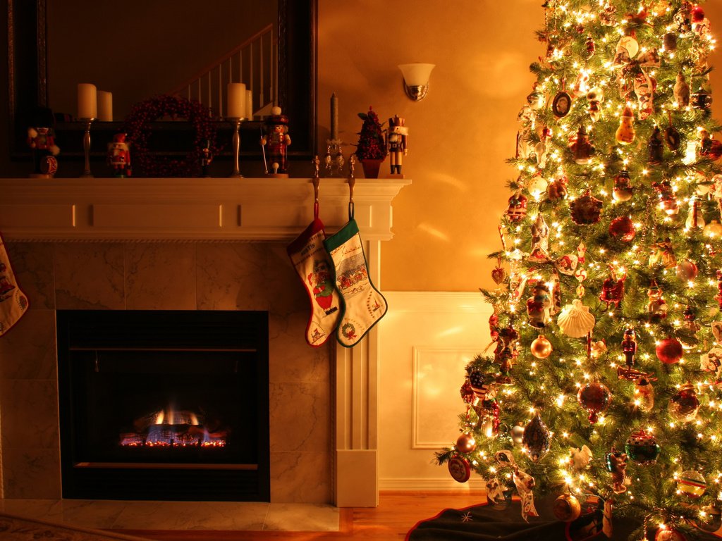 Обои новый год, елка, зима, комната, камин, рождество, гирлянда, полумрак, new year, tree, winter, room, fireplace, christmas, garland, twilight разрешение 3455x2263 Загрузить