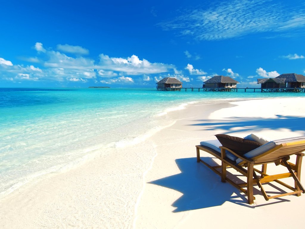 Обои море, пляж, отдых, остров, бунгало, тропики, мальдивы, sea, beach, stay, island, bungalow, tropics, the maldives разрешение 2560x1600 Загрузить