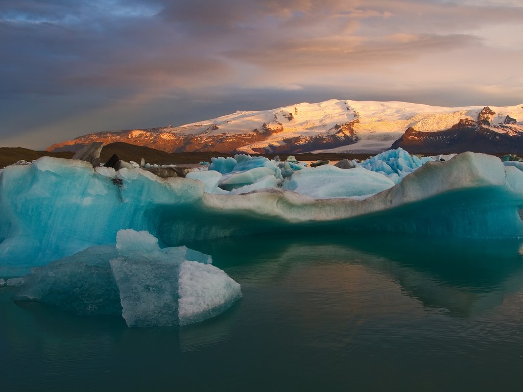 Обои горы, снег, залив, исландия, айсберги, mountains, snow, bay, iceland, icebergs разрешение 2048x1365 Загрузить