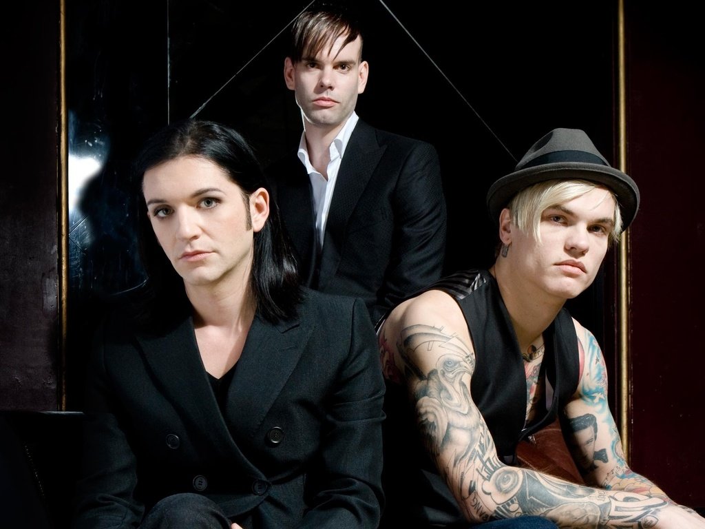 Обои placebo, brian molko, stefan olsdal, steve forrest, наскальные, rock разрешение 2560x1600 Загрузить