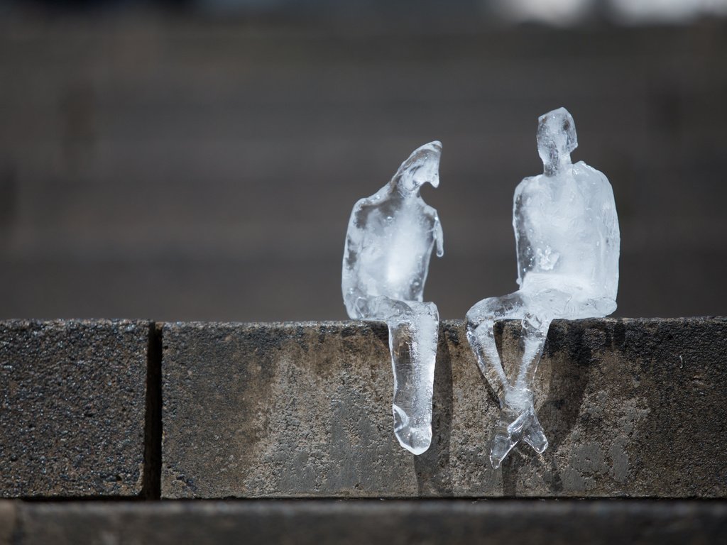 Обои лёд, человечки, фигурки, кирпичи, сидят, ice, men, figures, bricks, sitting разрешение 2048x1365 Загрузить