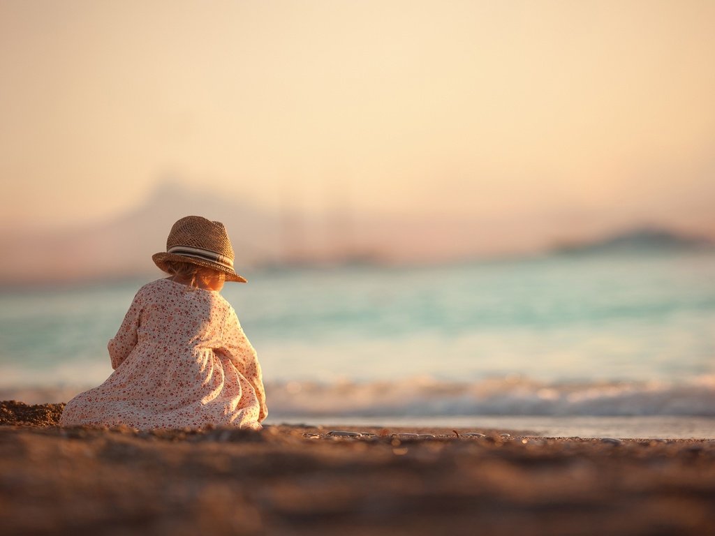 Обои настроение, пляж, девочка, ребенок, шляпа, mood, beach, girl, child, hat разрешение 3000x2000 Загрузить