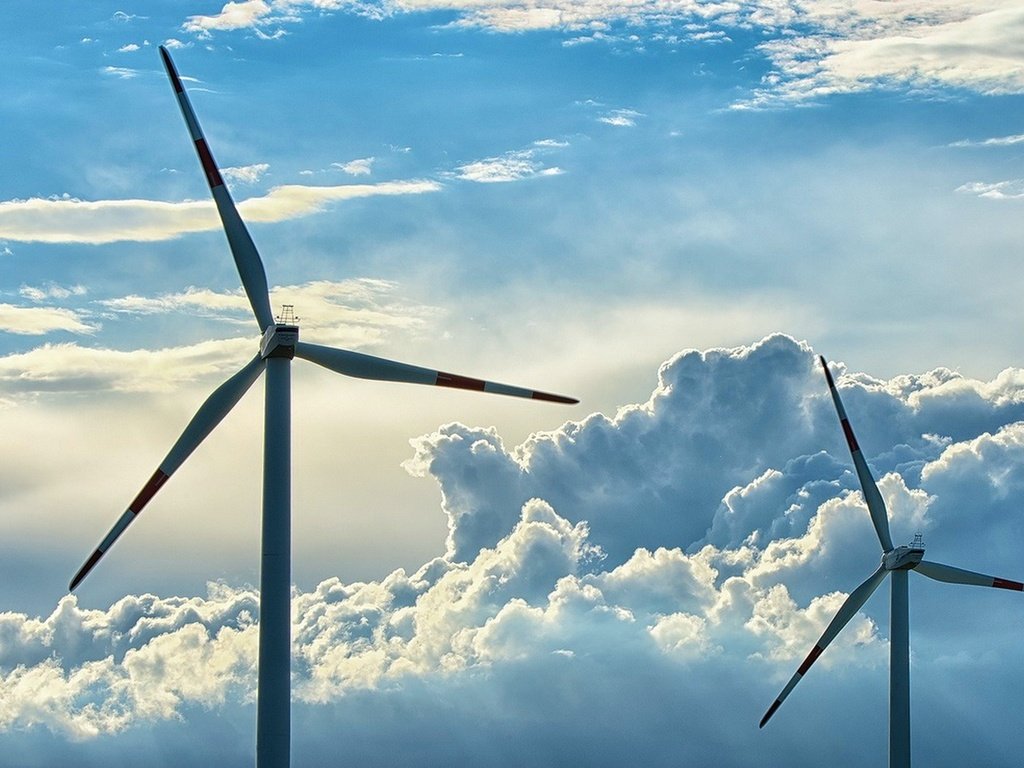 Обои небо, облака, ветряк, ветрогенератор, the sky, clouds, windmill, wind turbine разрешение 1920x1267 Загрузить