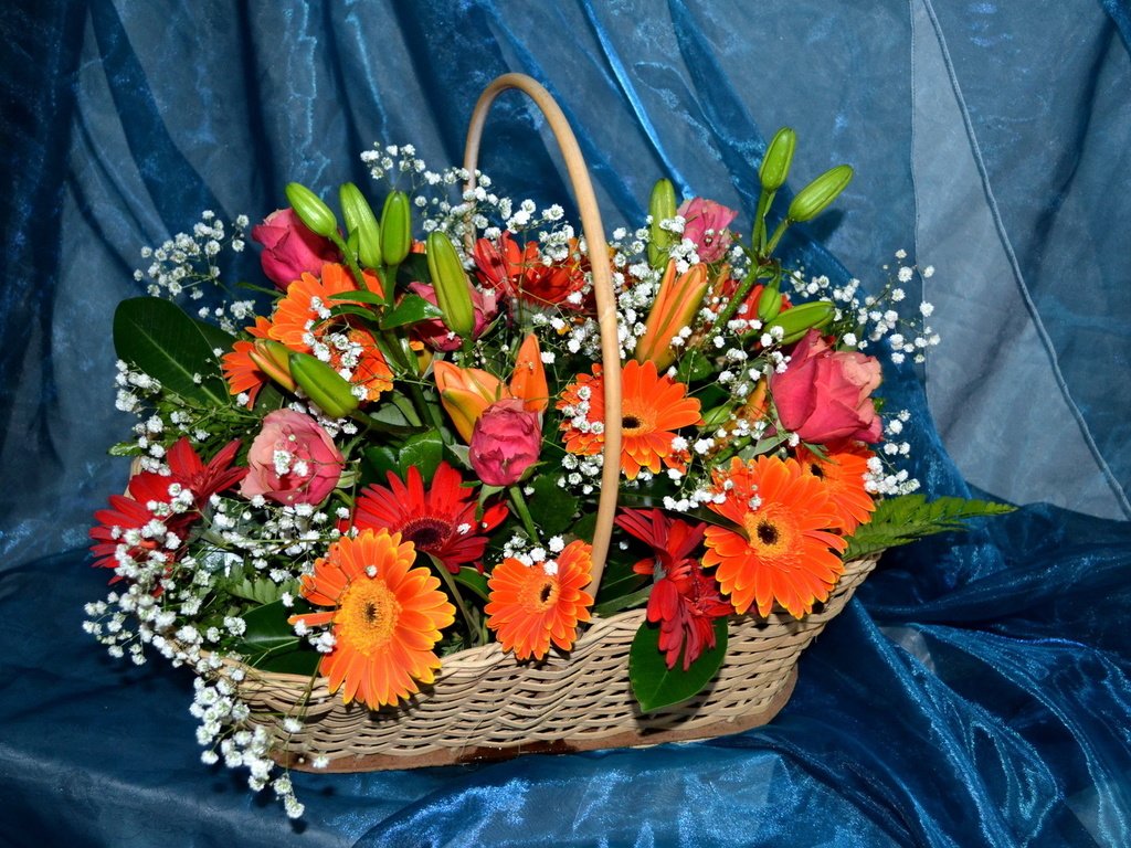 Обои цветы, цветок, розы, букет, красивый, лилии, герберы, flowers, flower, roses, bouquet, beautiful, lily, gerbera разрешение 1920x1200 Загрузить