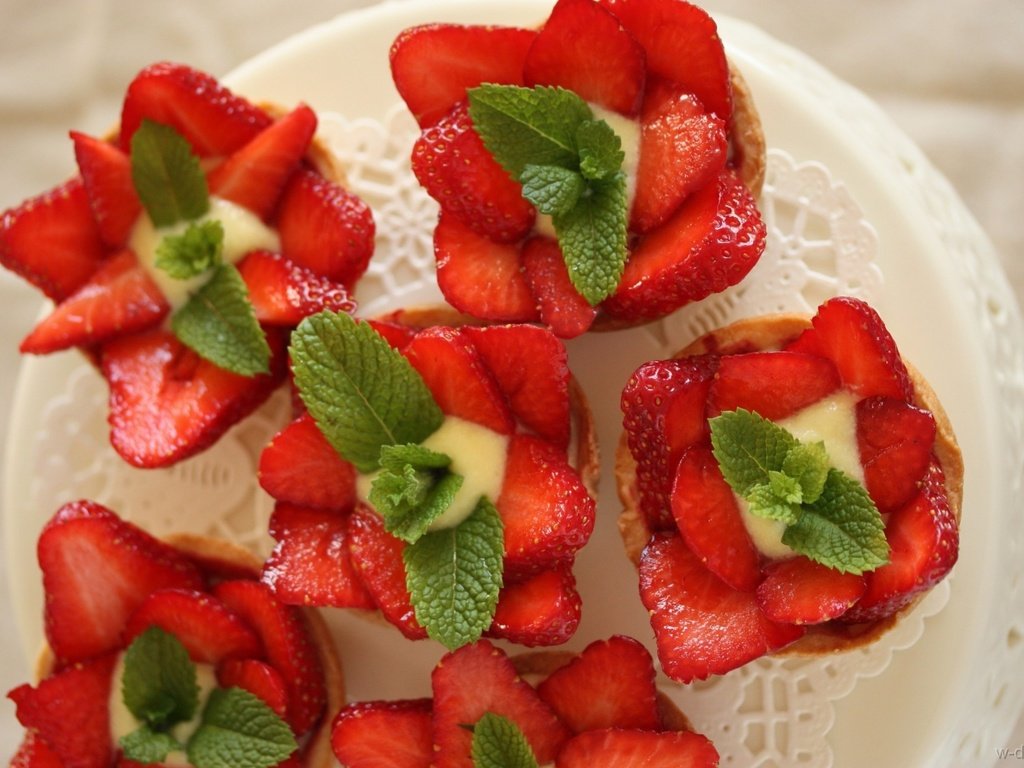 Обои крем для торта, клубника, сладкое, десерт, тарталетки, cream cake, strawberry, sweet, dessert, tartlets разрешение 1920x1280 Загрузить