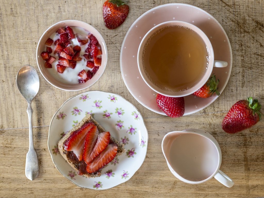 Обои клубника, чай, завтрак, strawberry, tea, breakfast разрешение 2048x1365 Загрузить