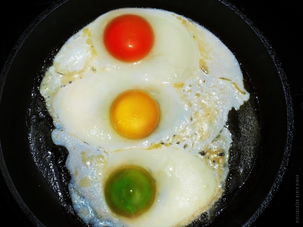 Обои цвет, светофор, вкуснятина, яичница, color, traffic light, yummy, scrambled eggs разрешение 1920x1440 Загрузить