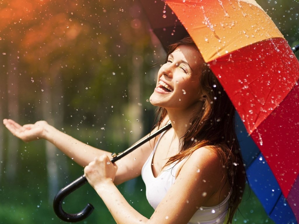 Обои девушка, настроение, улыбка, дождь, зонт, зонтик, шатенка, girl, mood, smile, rain, umbrella, brown hair разрешение 1920x1080 Загрузить
