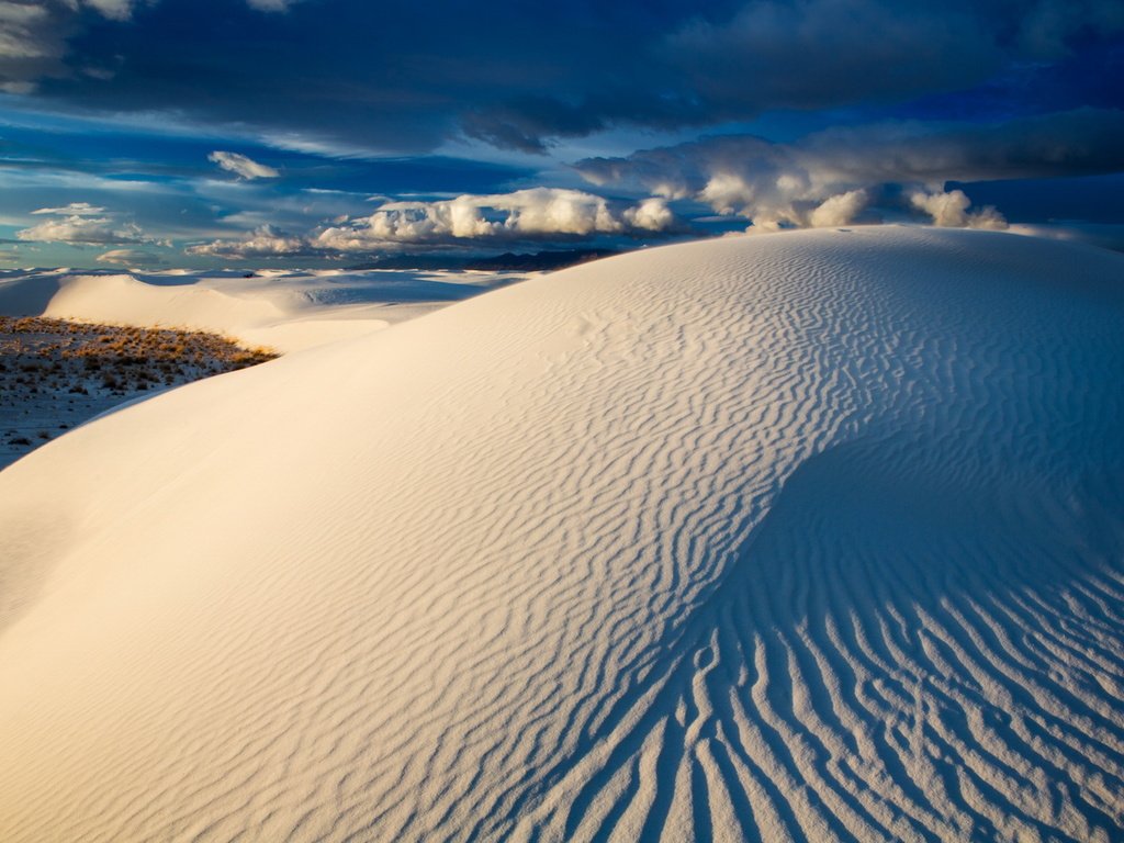Обои небо, песок, белый, нью-мексико, дюны, white sands national monument, blue dunes, the sky, sand, white, new mexico, dunes разрешение 1920x1250 Загрузить