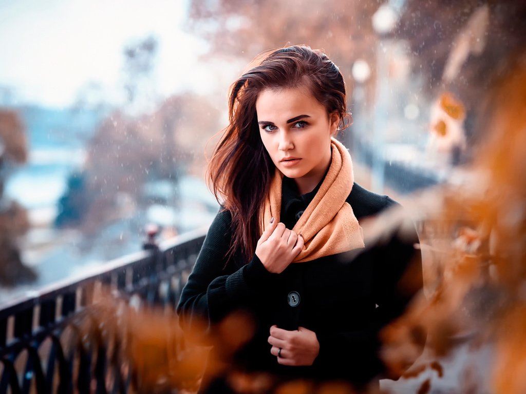 Обои девушка, взгляд, осень, шатенка, girl, look, autumn, brown hair разрешение 1920x1279 Загрузить