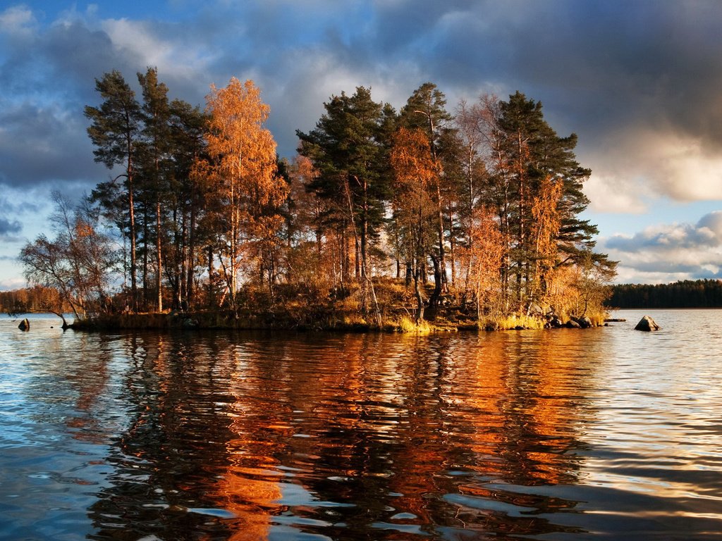 Обои небо, облака, деревья, озеро, природа, the sky, clouds, trees, lake, nature разрешение 1920x1080 Загрузить