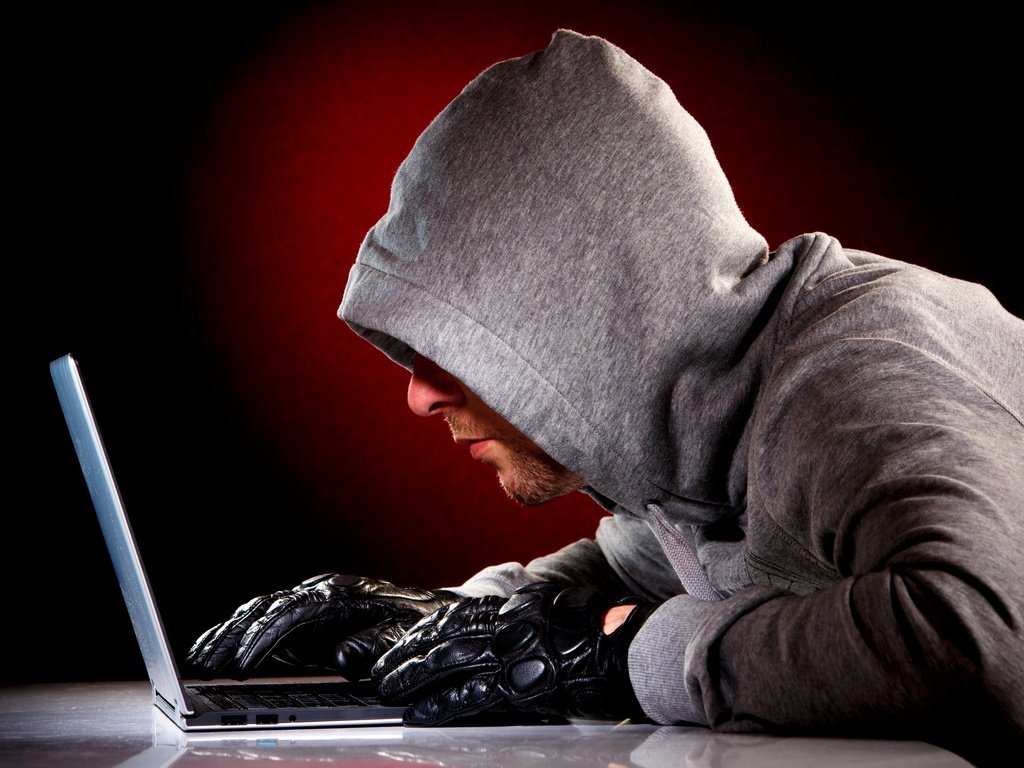 Обои парень, перчатки, блокнот, хакер, хищение данных, записные книжки, guy, gloves, notepad, hacker, data theft, notebook разрешение 2880x1920 Загрузить