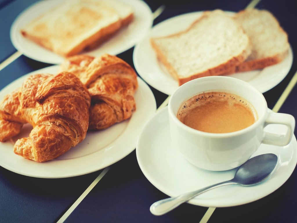 Обои кофе, булки, выпечка, круасан, круассаны, тосты, coffee, bread, cakes, croissant, croissants, toast разрешение 6120x4084 Загрузить