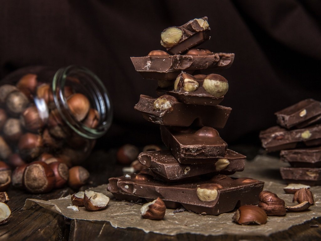 Обои орехи, шоколад, сладкое, фундук, nuts, chocolate, sweet, hazelnuts разрешение 2048x1365 Загрузить