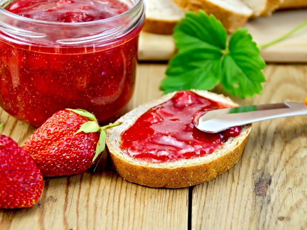 Обои клубника, джем, хлеб, ягоды, strawberry, jam, bread, berries разрешение 2560x1695 Загрузить