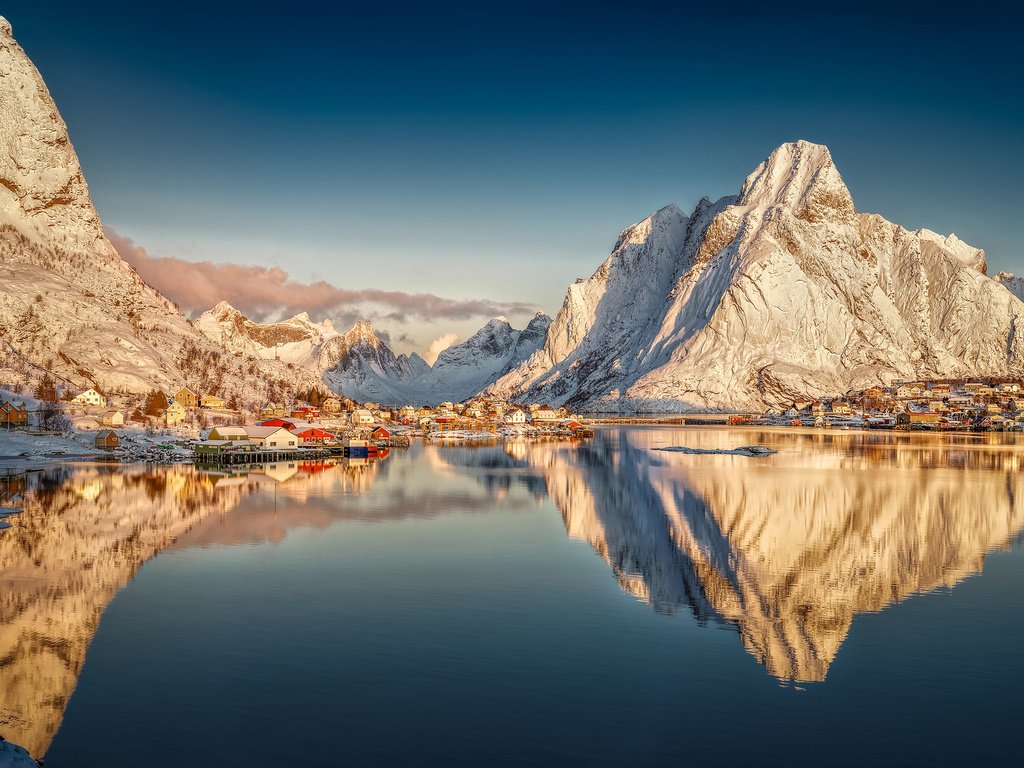 Обои горы, отражение, деревня, норвегия, рейне, reine, mountains, reflection, village, norway, the rhine разрешение 2048x1230 Загрузить