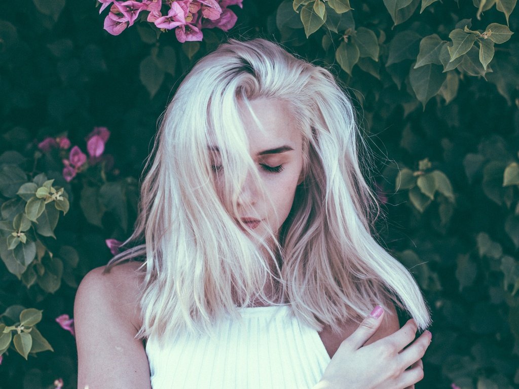 Обои девушка, блондинка, портрет, лицо, закрытые глаза, girl, blonde, portrait, face, closed eyes разрешение 2048x1365 Загрузить