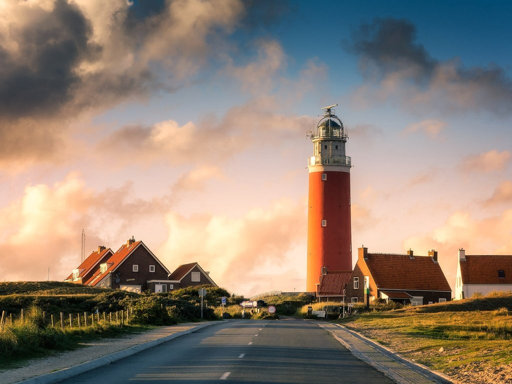 Обои дорога, маяк, дома, дом, нидерланды, голландия, влиланд, texel, road, lighthouse, home, house, netherlands, holland, vlieland разрешение 2048x1329 Загрузить
