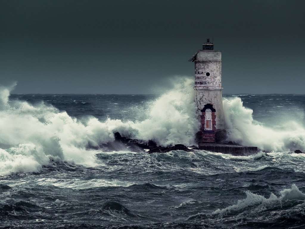 Обои волны, море, маяк, горизонт, италия, шторм, calasetta, mangiabarche, wave, sea, lighthouse, horizon, italy, storm разрешение 2820x1700 Загрузить