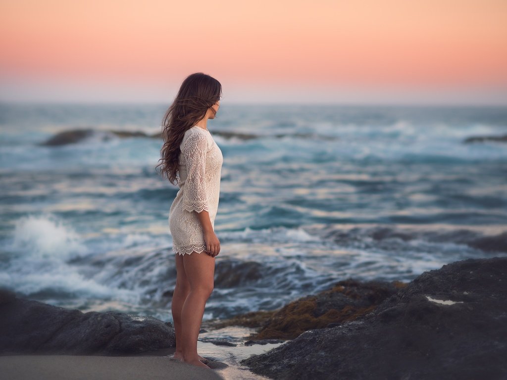 Обои волны, море, песок, девочка, ветер, белое платье, edie layland, watching the horizon, wave, sea, sand, girl, the wind, white dress разрешение 2048x1367 Загрузить