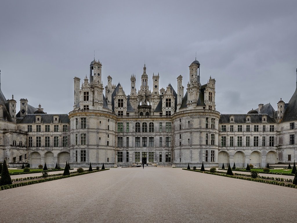 Обои архитектура, франция, замок шамбор, долина луары, architecture, france, chambord castle, the loire valley разрешение 2097x1233 Загрузить