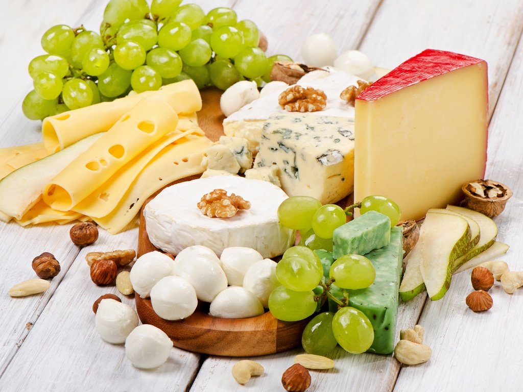 Обои орехи, виноград, сыр, nuts, grapes, cheese разрешение 3500x2690 Загрузить