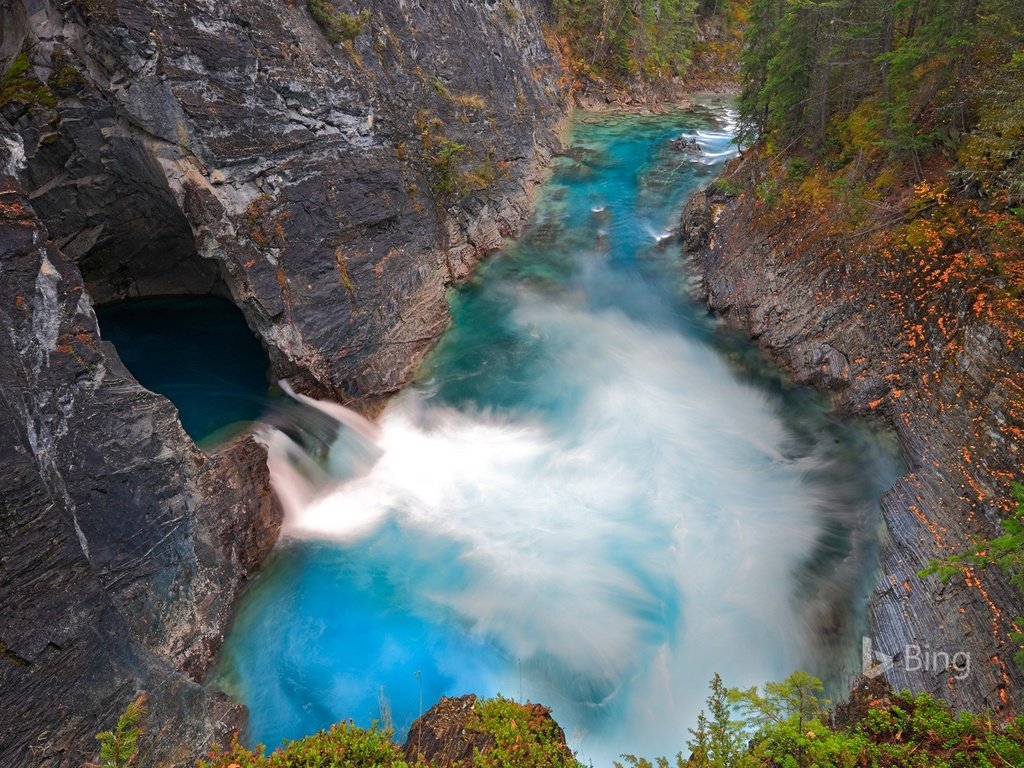 Обои река, природа, водопад, канада, британская колумбия, bing, кросс-ривер-фолс, river, nature, waterfall, canada, british columbia, cross-river falls разрешение 1920x1200 Загрузить