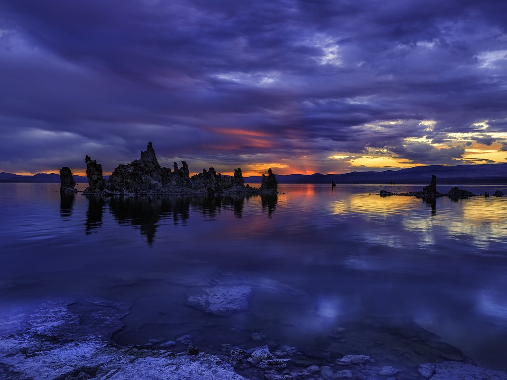 Обои небо, озеро моно, облака, вечер, озеро, природа, камни, закат, йосемити, the sky, mono lake, clouds, the evening, lake, nature, stones, sunset, yosemite разрешение 2048x1365 Загрузить