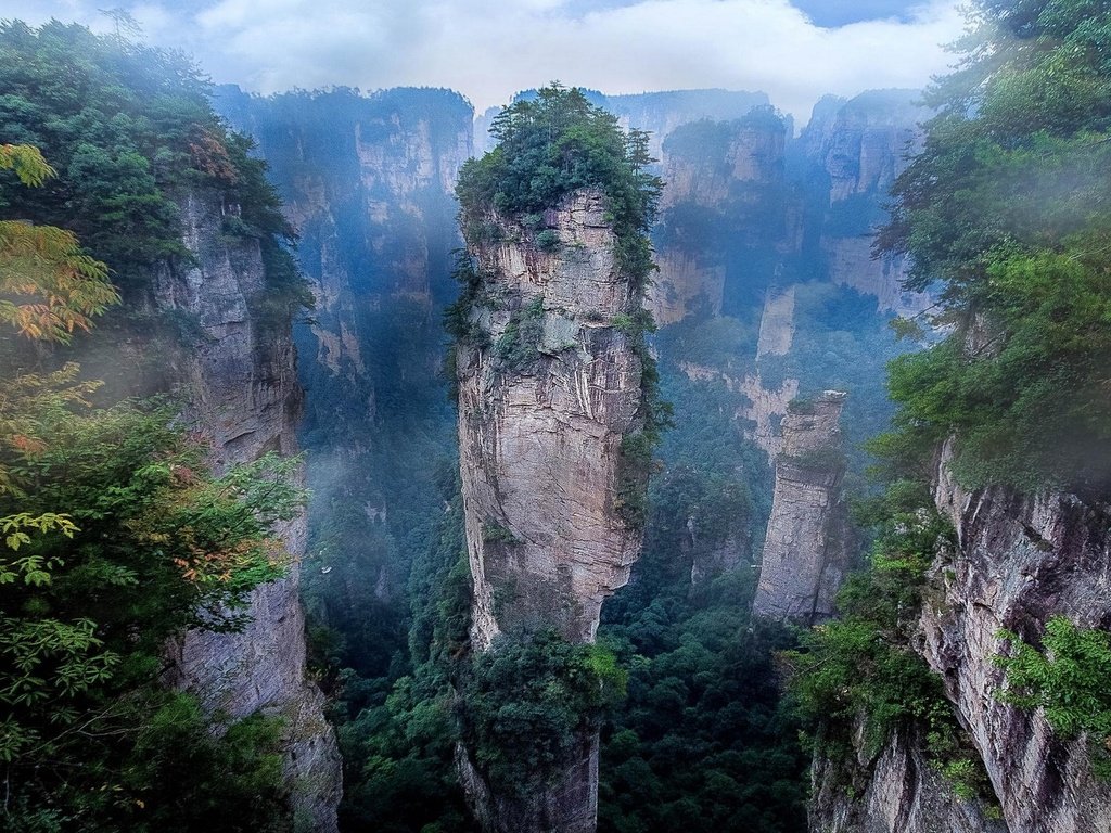 Обои горы, zhangjiajie, zhangjiajie national forest park, скалы, zhangjiajie national park, чжанцзяцзе, природа, пейзаж, утро, туман, китай, национальный парк, mountains, rocks, nature, landscape, morning, fog, china, national park разрешение 1920x1080 Загрузить