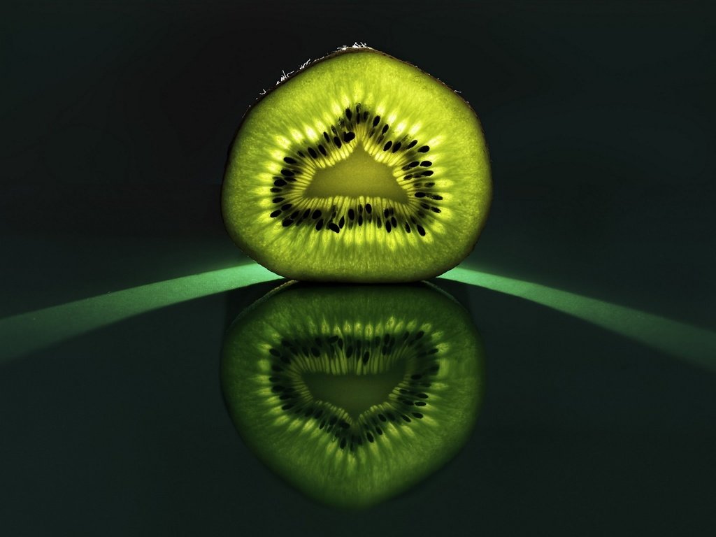 Обои отражение, фрукты, киви, reflection, fruit, kiwi разрешение 1920x1440 Загрузить