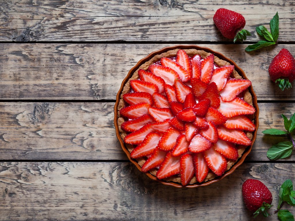 Обои клубника, ягоды, сладкое, десерт, пирог, крем, strawberry, berries, sweet, dessert, pie, cream разрешение 5368x3580 Загрузить
