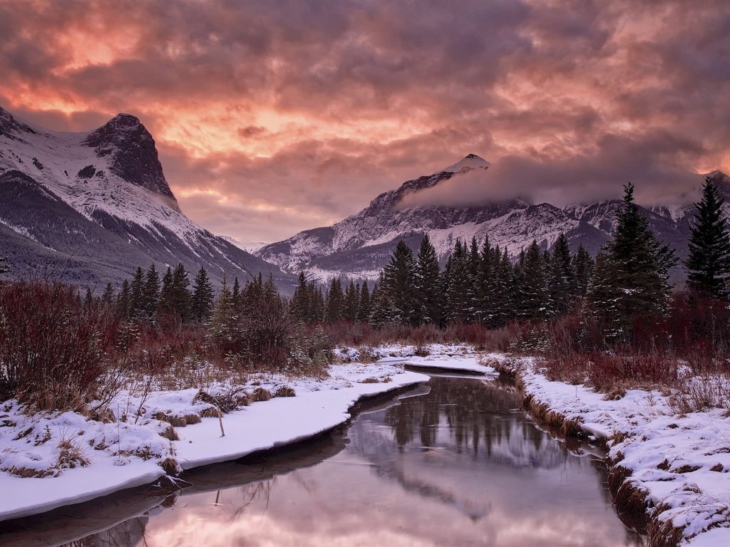 Обои облака, река, горы, снег, закат, clouds, river, mountains, snow, sunset разрешение 2048x1365 Загрузить