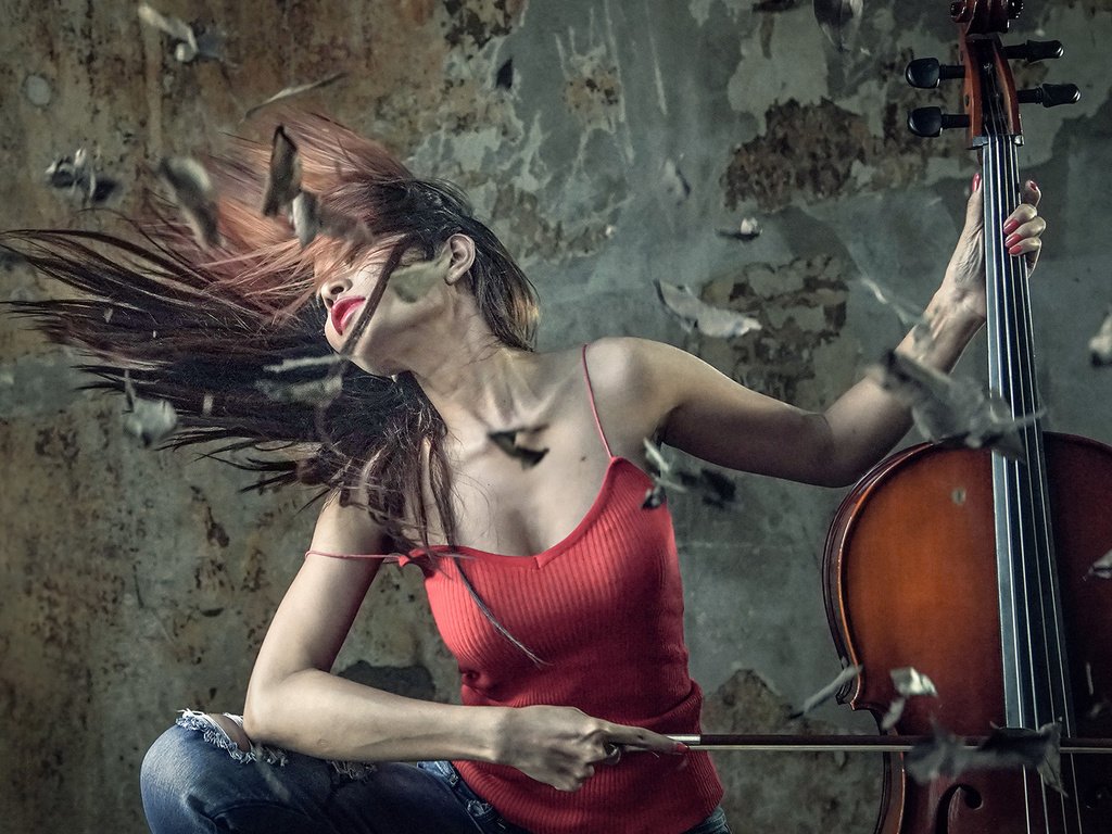 Обои девушка, креатив, волосы, ветер, контрабас, girl, creative, hair, the wind, contrabass разрешение 1920x1200 Загрузить