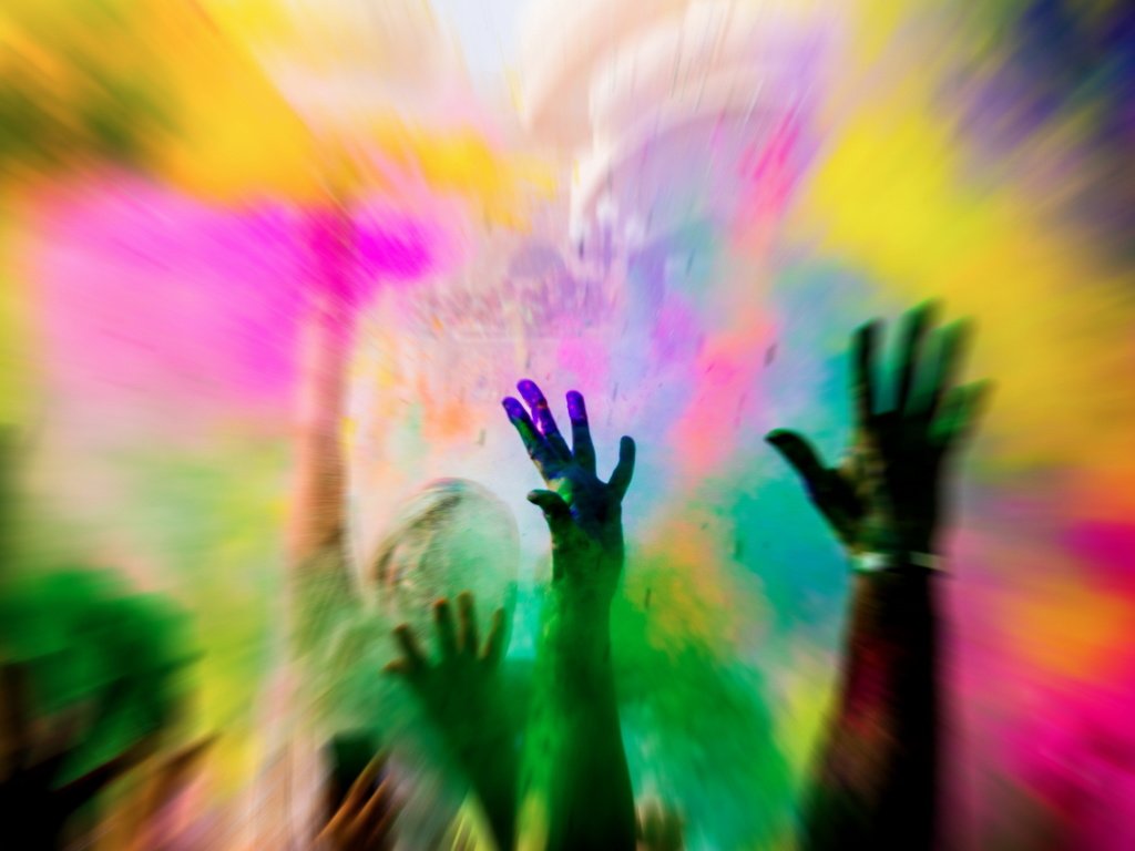 Обои люди, краски, цвет, руки, холи, фестиваль, people, paint, color, hands, holi, festival разрешение 2560x1600 Загрузить