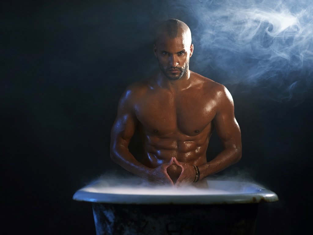 Обои взгляд, актёр, лицо, ванна, рики уиттл, look, actor, face, bath, ricky whittle разрешение 2560x1600 Загрузить