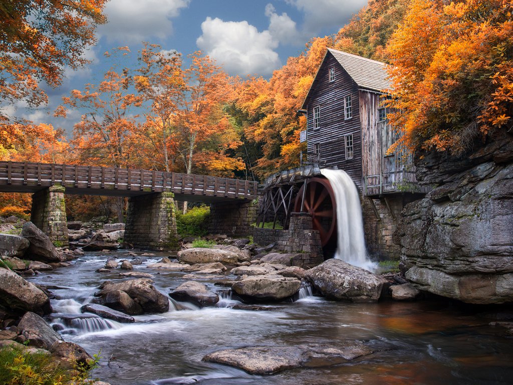 Обои небо, осень, облака, мельница, деревья, babcock state park, kenneth lee toney sr, река, природа, лес, мост, водопад, the sky, autumn, clouds, mill, trees, river, nature, forest, bridge, waterfall разрешение 1920x1200 Загрузить