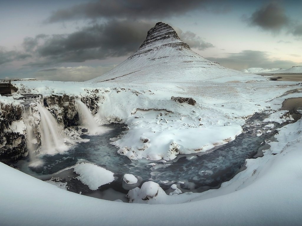 Обои облака, река, снег, зима, гора, исландия, clouds, river, snow, winter, mountain, iceland разрешение 1920x1080 Загрузить