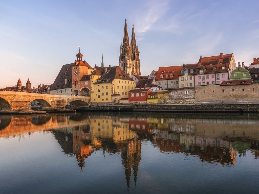 Обои река, мост, архитектура, германия, бавария, регенсбург, river, bridge, architecture, germany, bayern, regensburg разрешение 2700x1650 Загрузить