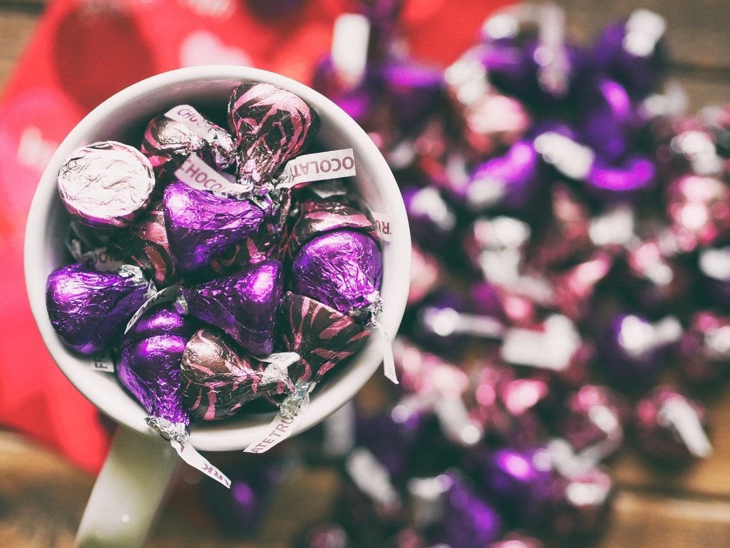 Обои конфеты, шоколад, сладкое, десерт, шоколадные конфеты, candy, chocolate, sweet, dessert, chocolates разрешение 4592x3448 Загрузить