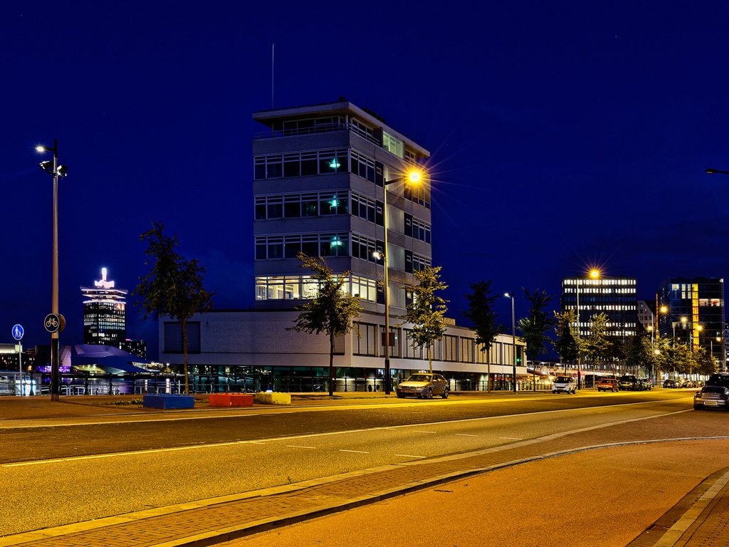 Обои дорога, ночь, фонари, огни, дома, нидерланды, амстердам, road, night, lights, home, netherlands, amsterdam разрешение 2112x1188 Загрузить