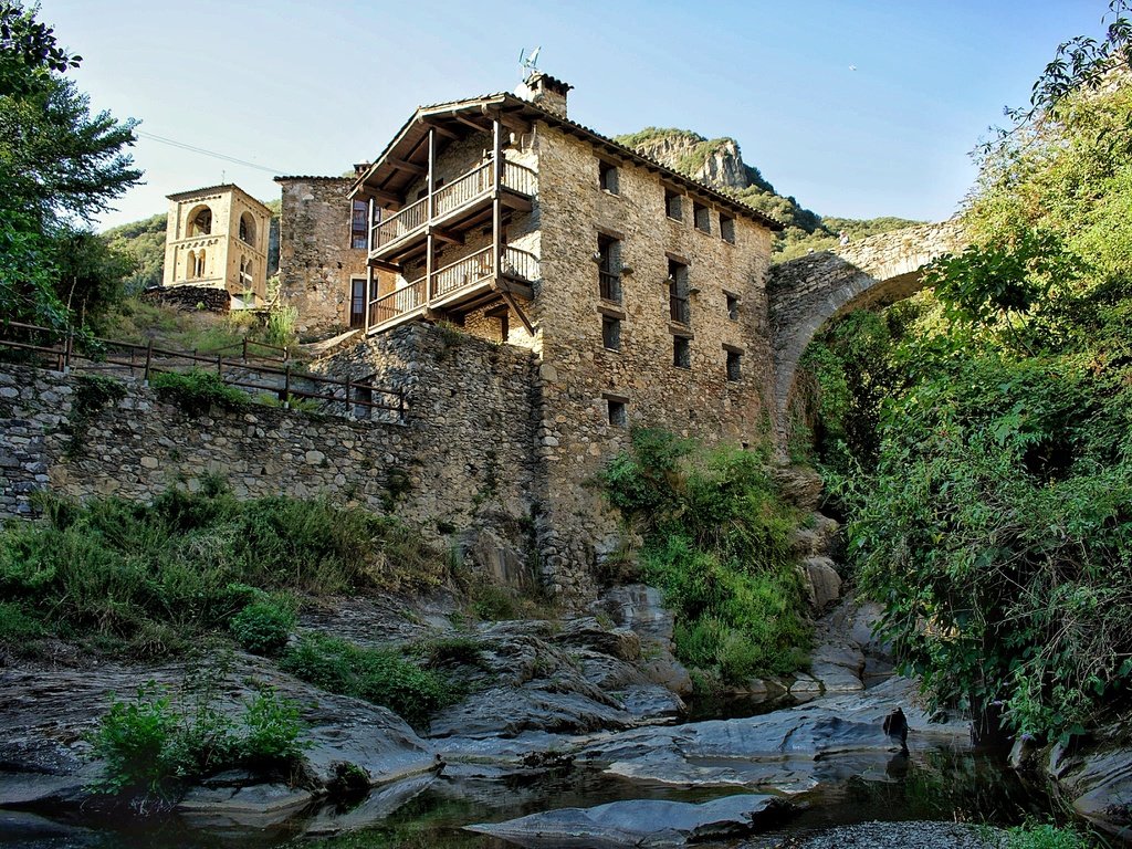 Обои beget
catalunya, beget
catalunya разрешение 2304x1536 Загрузить