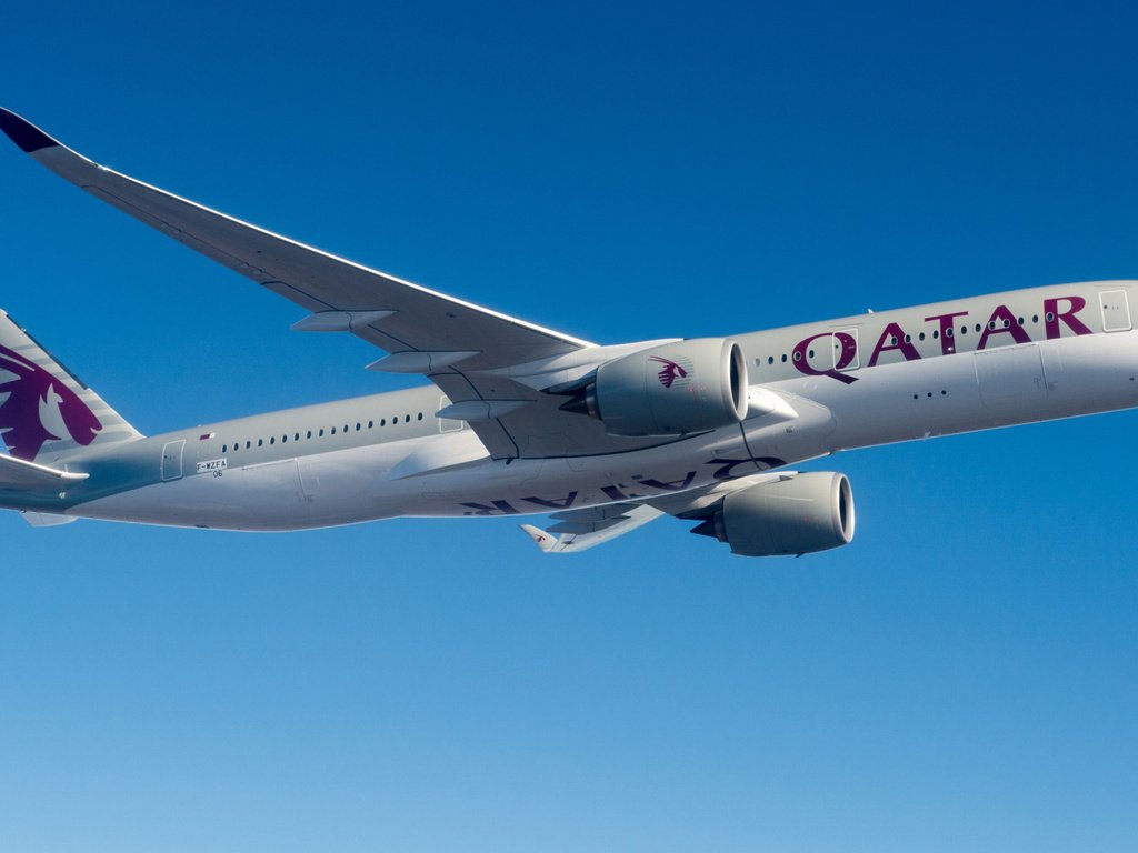 Обои самолет, airbus, пассажирский, qatar airways, airbus a350-900, airbus a350 xwb, the plane, passenger разрешение 2112x1188 Загрузить