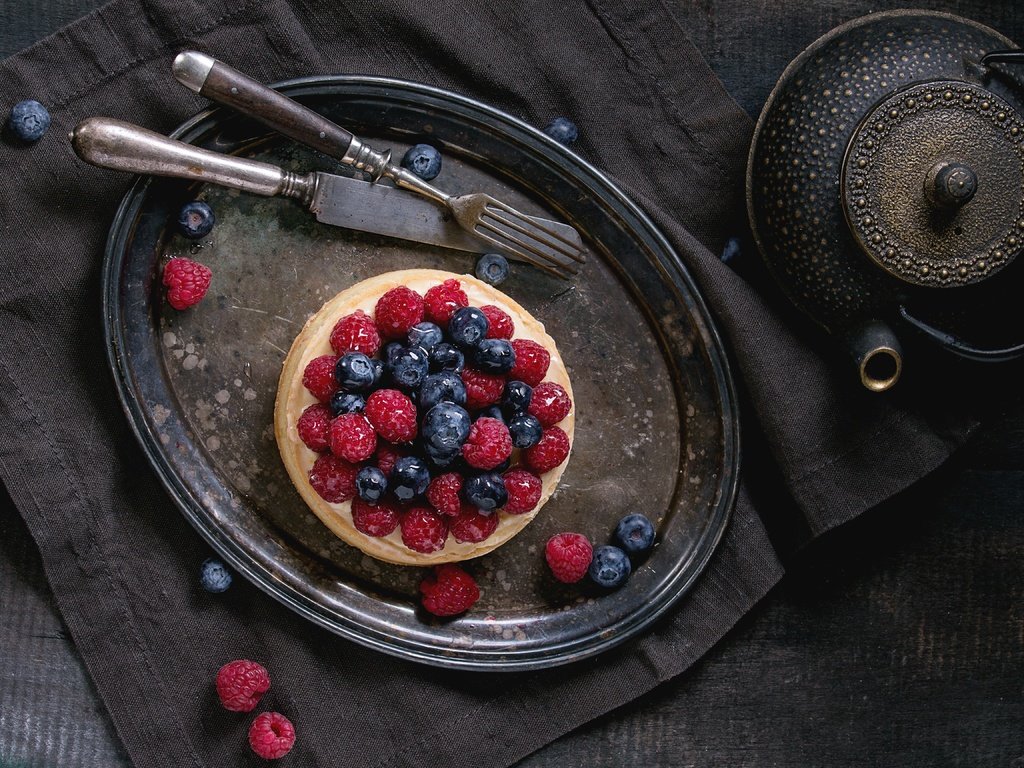 Обои малина, ягоды, черника, пирог, поднос, natasha breen, raspberry, berries, blueberries, pie, tray разрешение 5184x3456 Загрузить