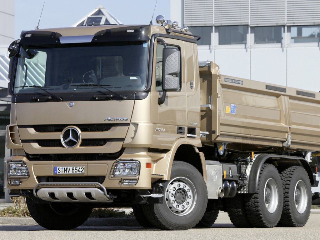 Обои здание, actros, мерседес-бенц, трехосный, самосвал, кузов, the building, mercedes-benz, triaxial, dump truck, body разрешение 2112x1188 Загрузить