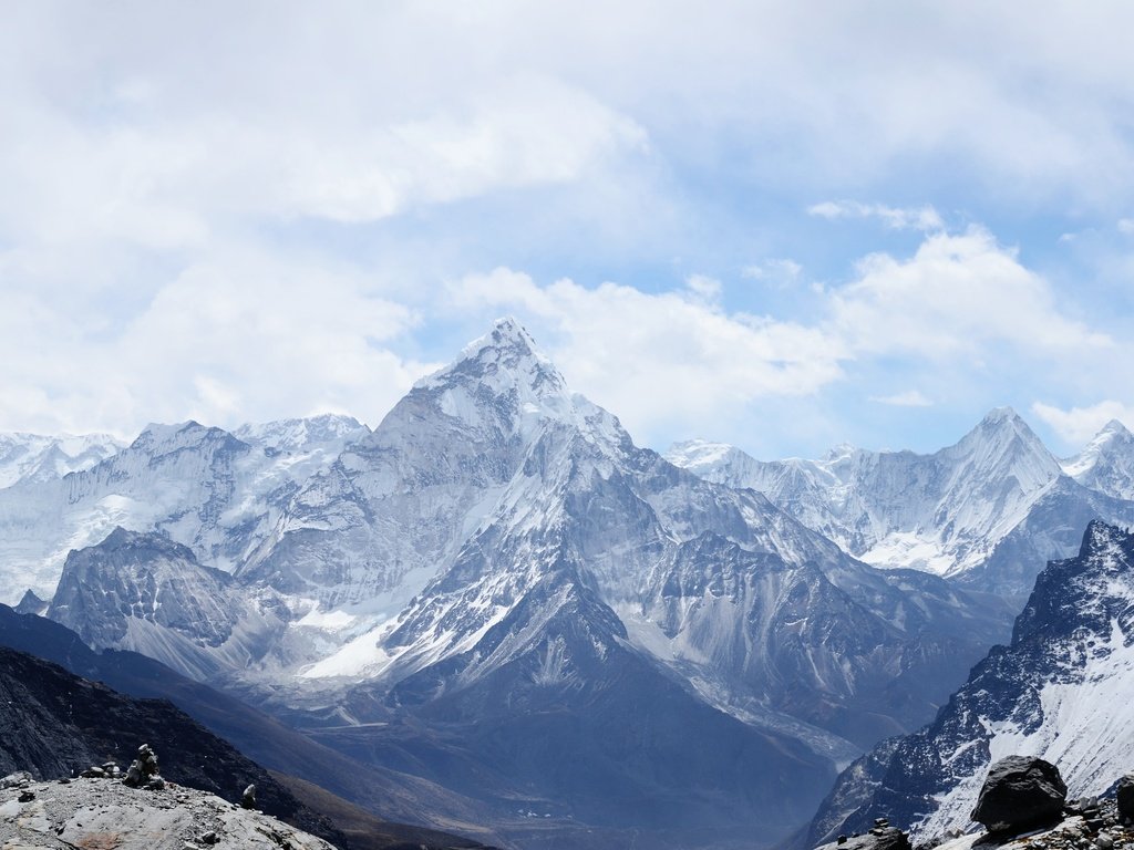 Обои небо, облака, горы, скалы, природа, непал, ама-даблам, the sky, clouds, mountains, rocks, nature, nepal, ama dablam разрешение 3696x2448 Загрузить