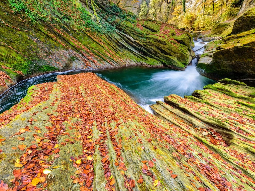 Обои река, скалы, осень, франция, савойя, river, rocks, autumn, france, savoie разрешение 5995x3373 Загрузить